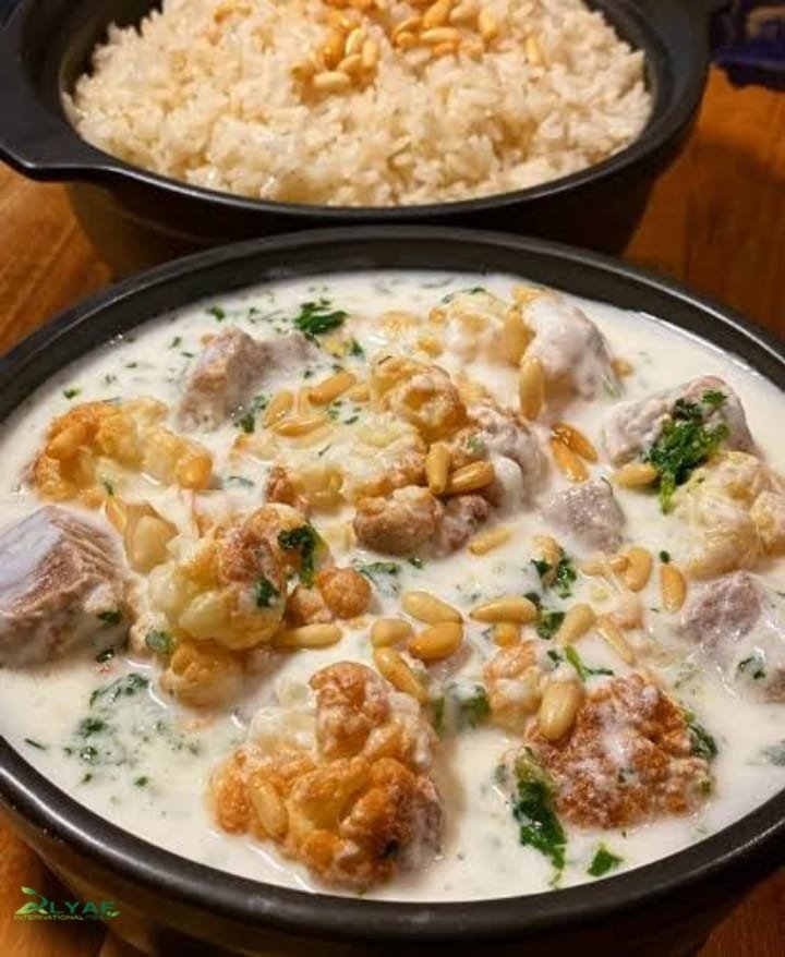 مرق اللحم و الزبادي مع القرنبيط